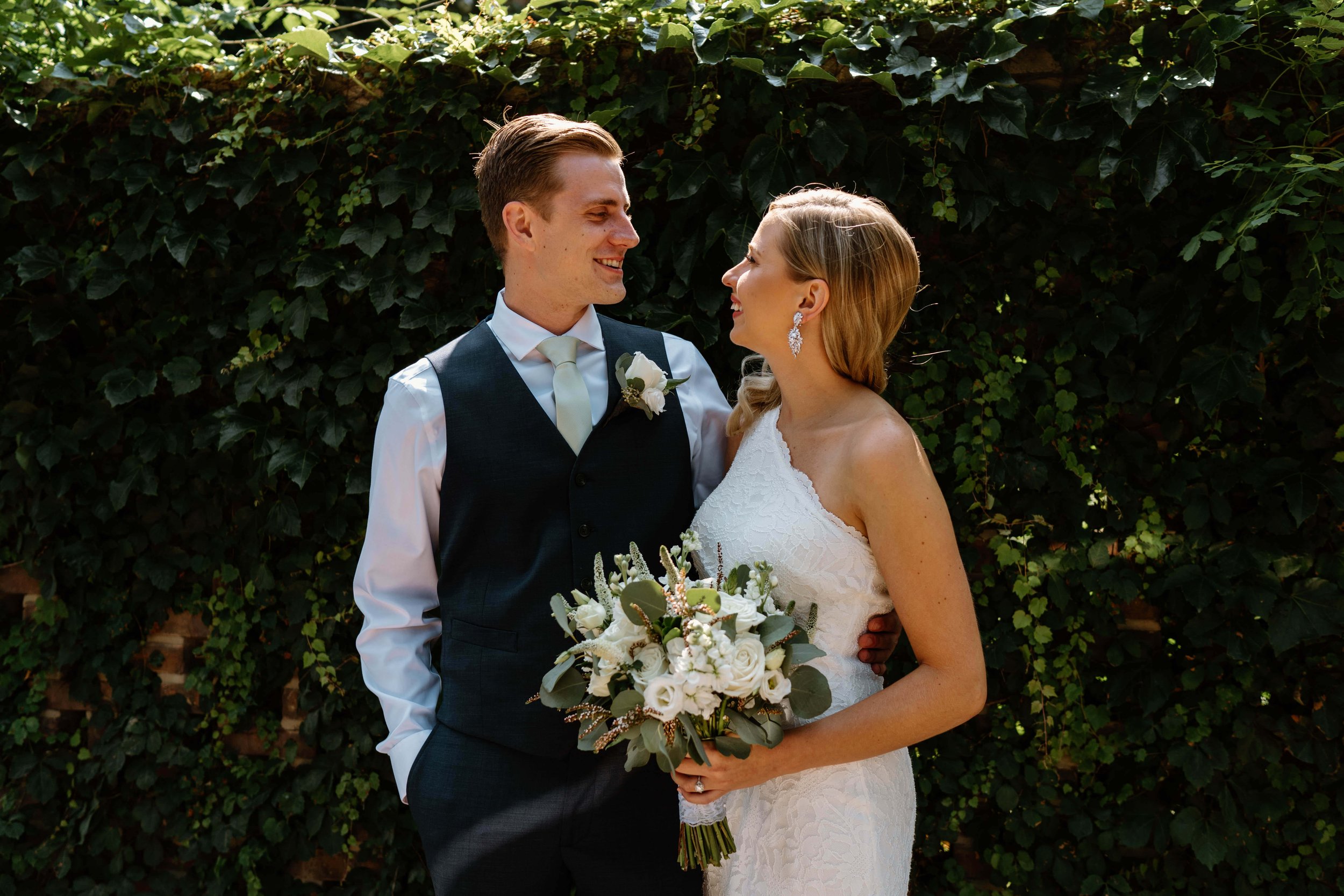 Bride and groom get ready for their Chicago wedding day