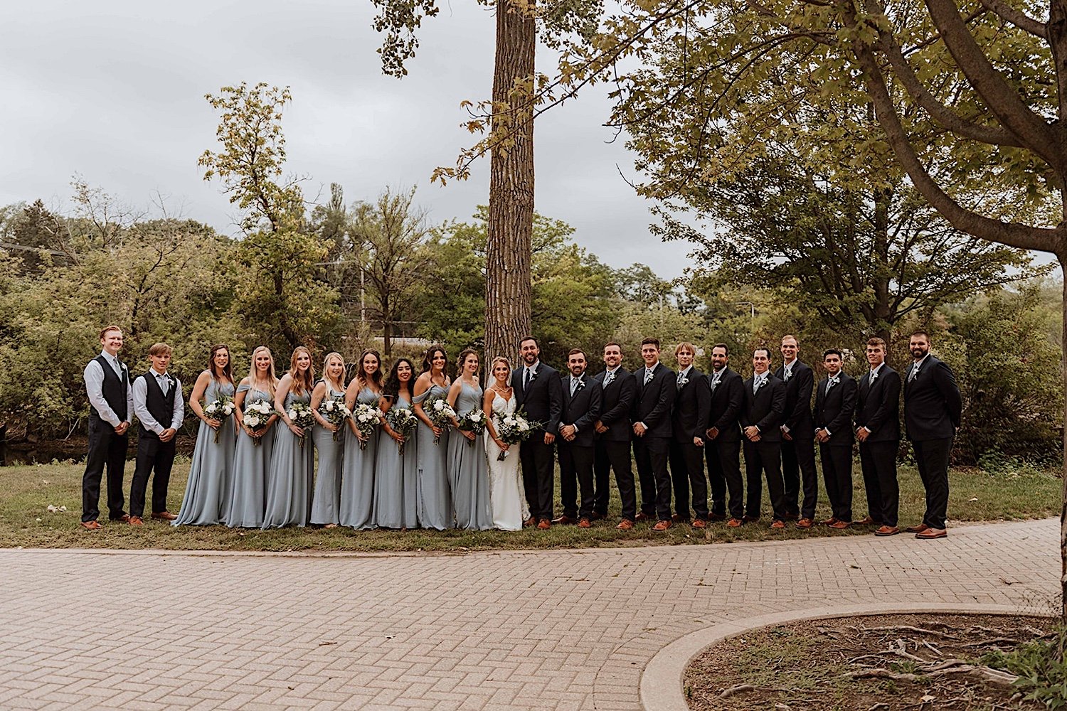 Where to take wedding party photos in Elgin Illinois