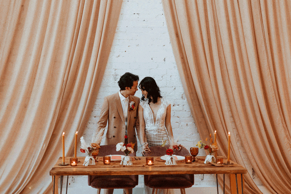 gif of couple kissing to celebrate their Cincinnati elopement
