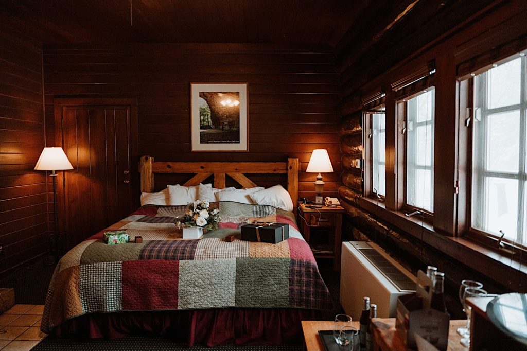 A empty bedroom in a cabin at Starved Rock State Park.