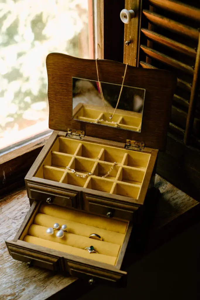 DIY details at Michigan destination wedding